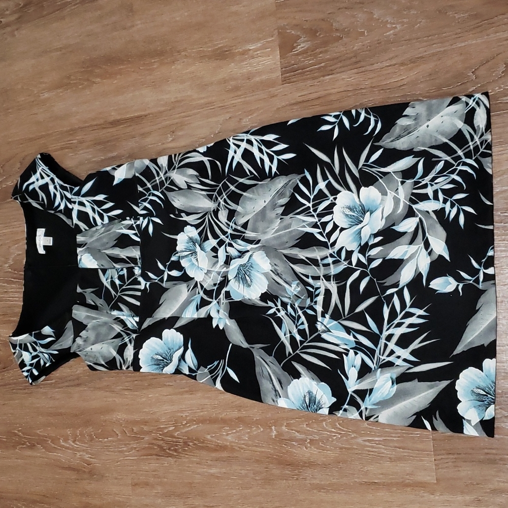“3 for $20” Dressbarn Tropical Flower Print Slim Fit Dress